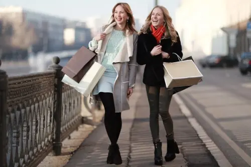 Acquistare capi di abbigliamento eleganti: come farlo a basso prezzo?