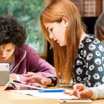 Smartphone a scuola: sempre più professori li accettano