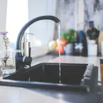 Come risparmiare acqua in casa ogni giorno: strategie pratiche e scelte consapevoli
