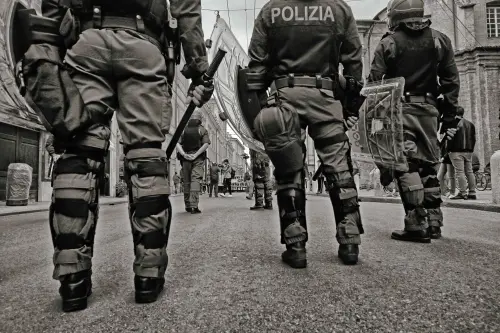 Campobasso, controlli interforze: espulsione e droga sequestrata