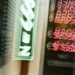 Insegne luminose per negozi: vantaggi e applicazioni